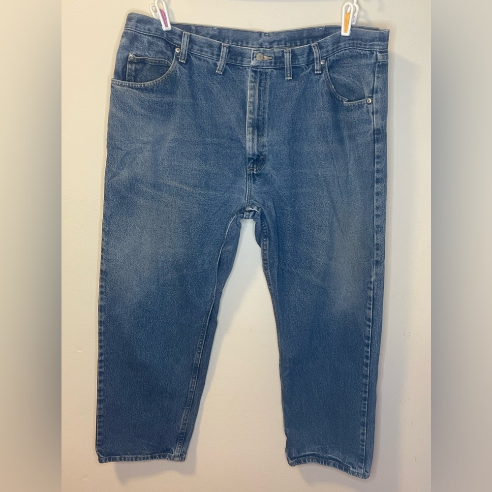 - Wrangler Men’s Relaxed Fit Medium Wash Blue Jeans Size 44x30